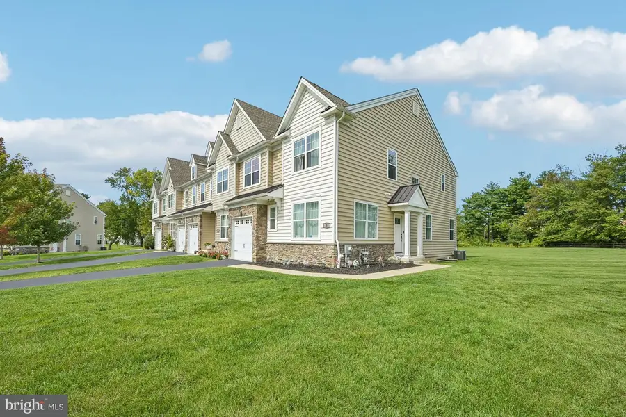 8 Ella Cir, Huntingdon Valley, PA 19006 - #2