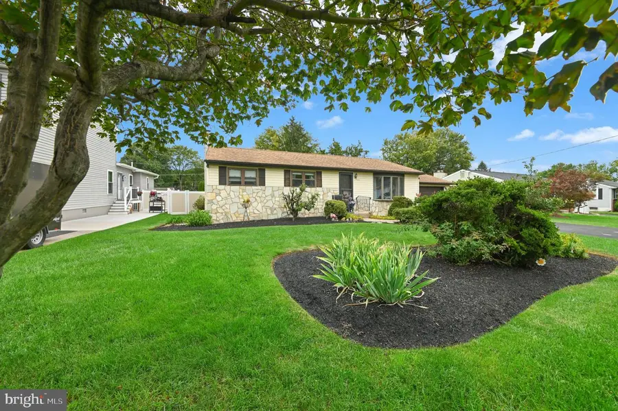 840 Roger Rd, Warminster, PA 18974 - #2