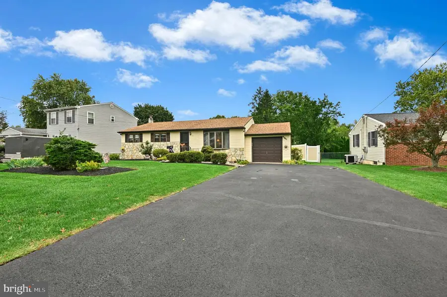 840 Roger Rd, Warminster, PA 18974 - #3