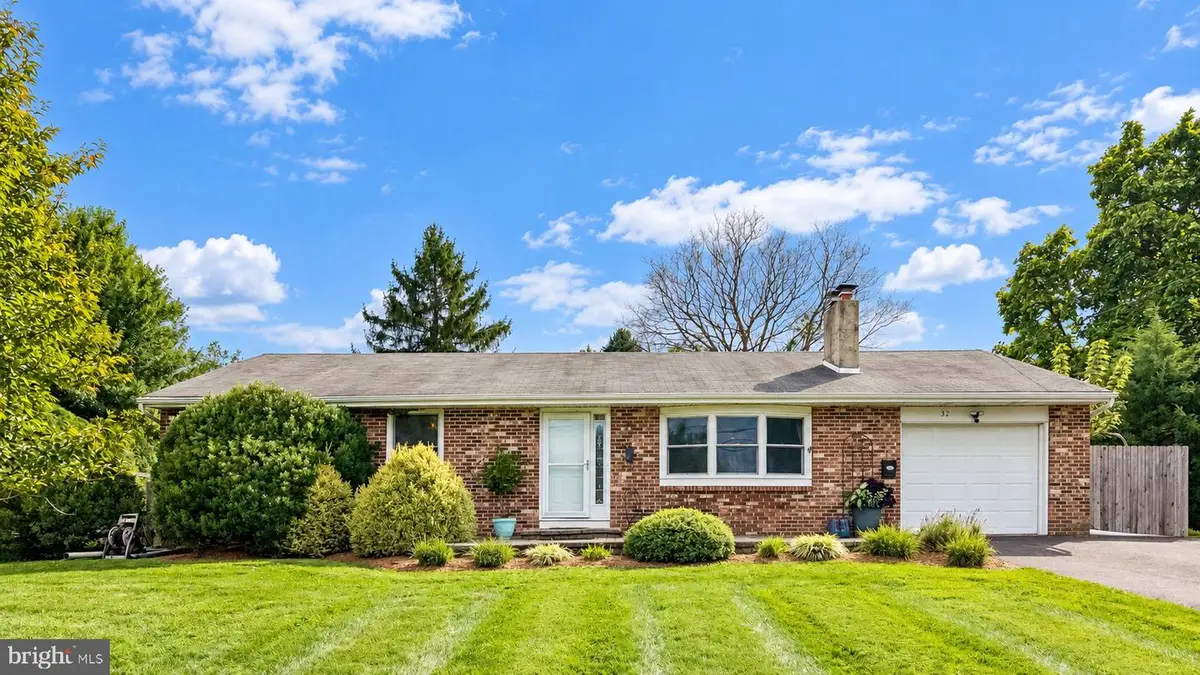 32 Holland Dr, Chalfont, PA 18914 - #1