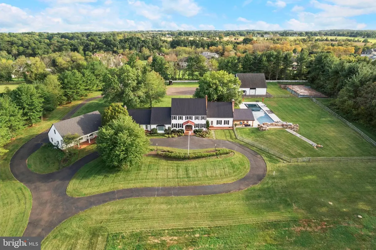 360 Woodhill Rd, Newtown, PA 18940 - #1