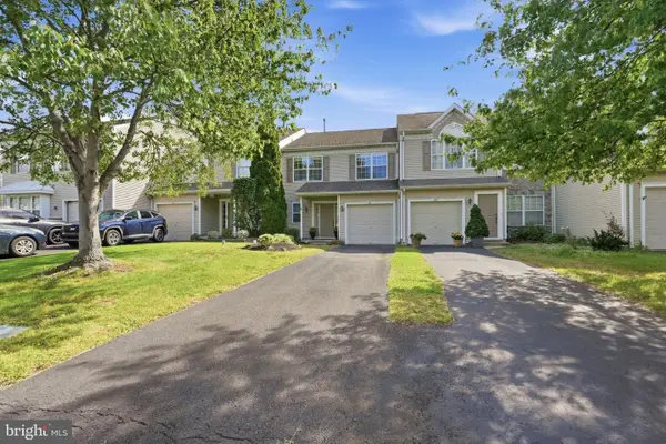 90 Cypress Pl, NEWTOWN, PA 18940