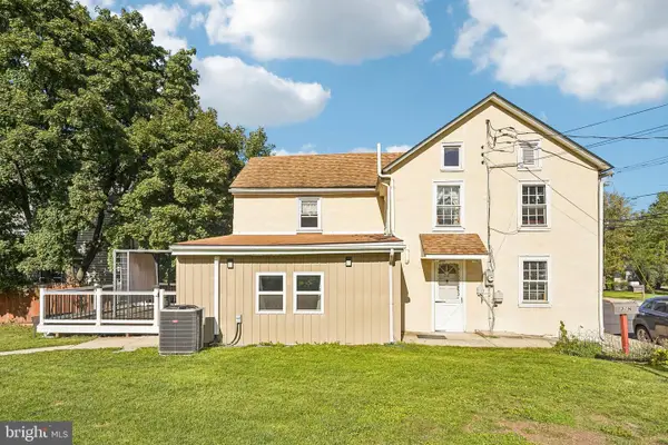 38 N Main St, PERKASIE, PA 18944