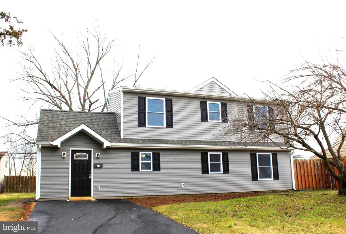 28 Inlet Rd, Levittown, PA 19057 - #1