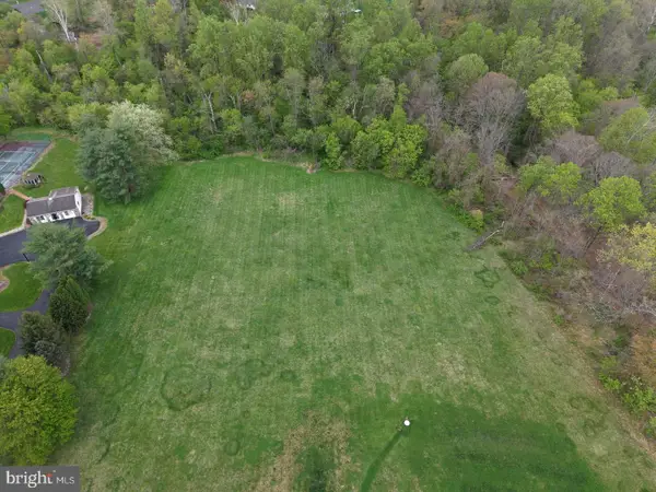 1280 Grenoble Rd, IVYLAND, PA 18974