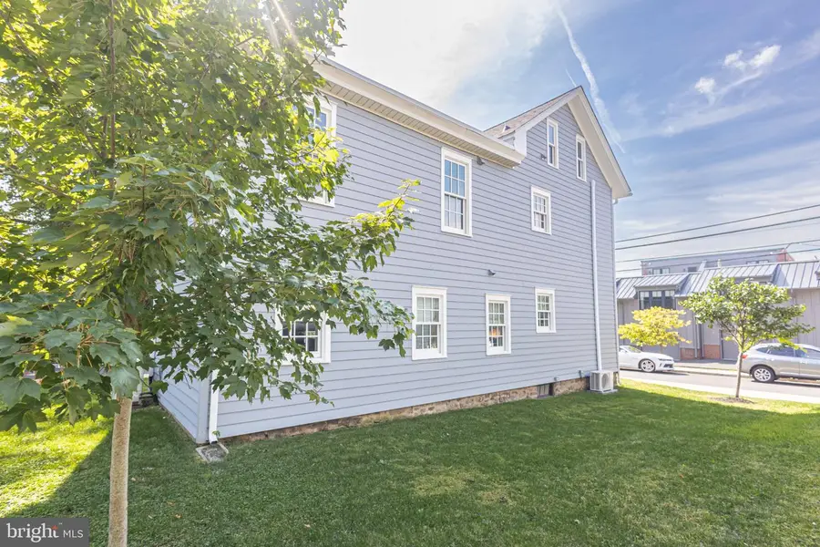 211 Court St, Newtown, PA 18940 - #3