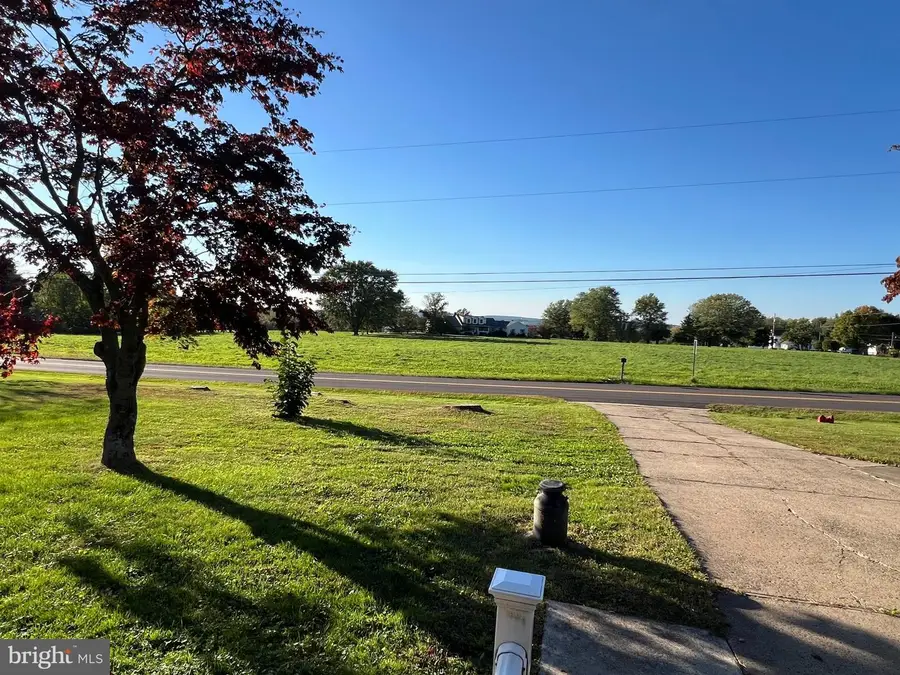 1723 Rickert Rd, Perkasie, PA 18944 - #2