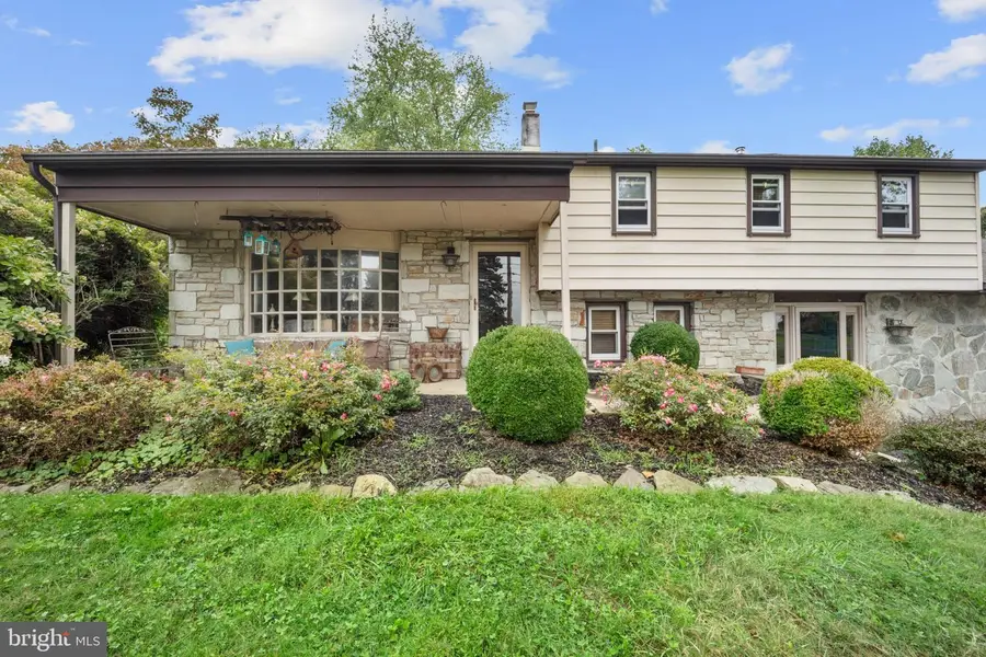 1043 Davisville Rd, Southampton, PA 18966 - #2