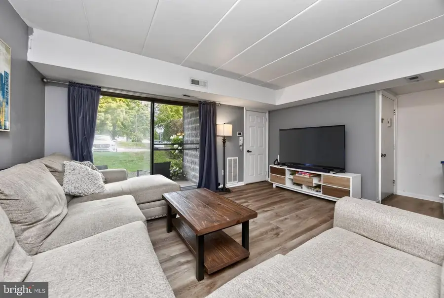 267 E Village Rd, Southampton, PA 18966 - #2