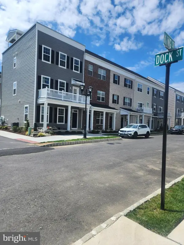 98 King St, BENSALEM, PA 19020