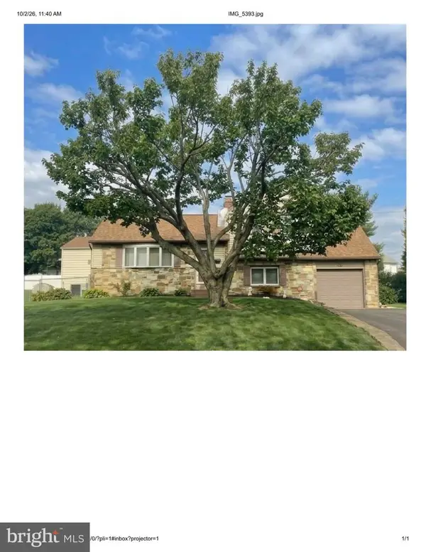 995 Hilltop Rd, WARMINSTER, PA 18974
