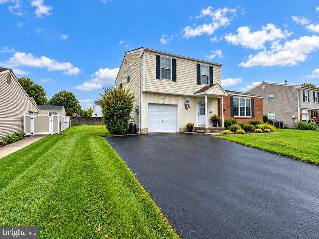 3281 Sarmiento Dr, Bensalem, PA 19020 - #2