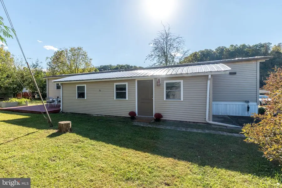 15 Red Cliff Village Ln, Upper Black Eddy, PA 18972 - #2