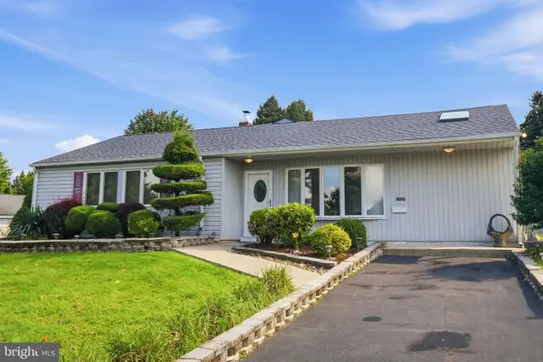 1021 W Pine St, FEASTERVILLE TREVOSE, PA 19053