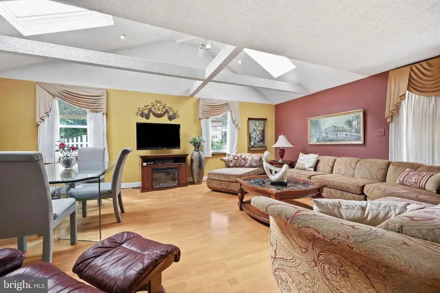 1021 W Pine St, Feasterville Trevose, PA 19053 - #3