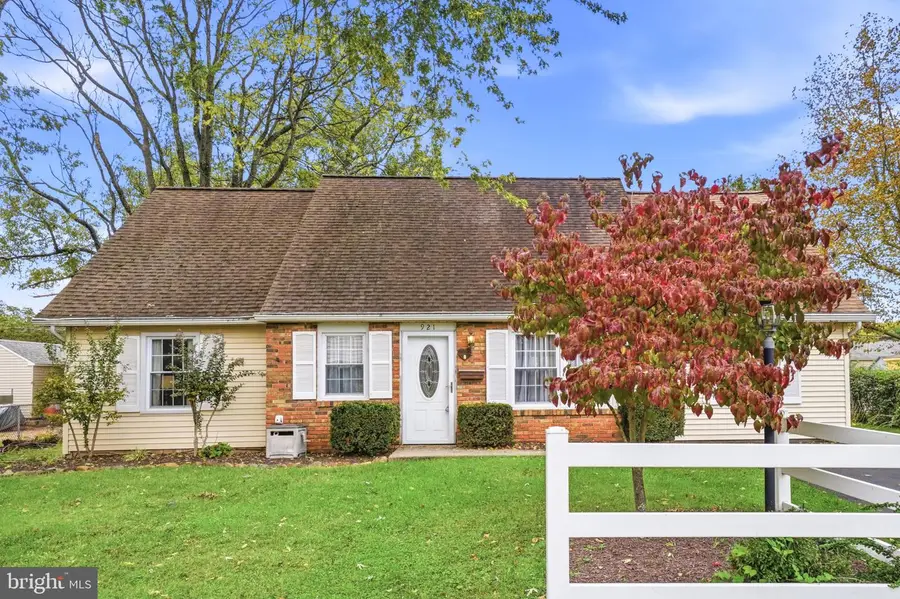 921 Harrison St, Bristol, PA 19007 - #3
