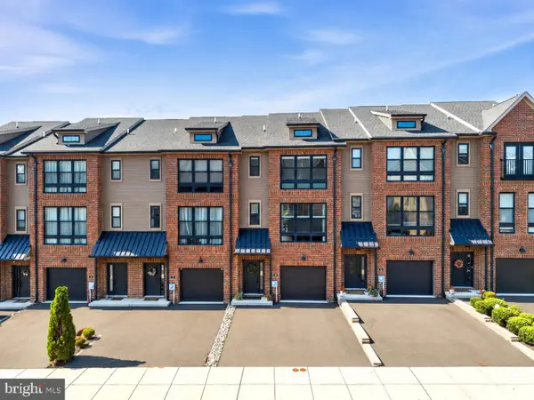 10 Sienna Pl, FEASTERVILLE TREVOSE, PA 19053