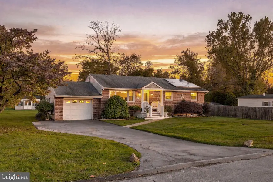 92 Evergreen Dr, Doylestown, PA 18901 - #2