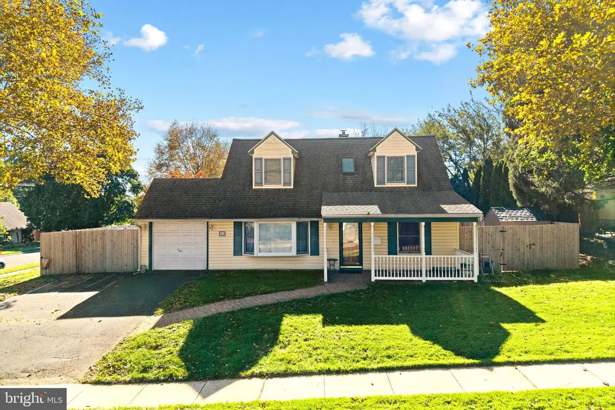 54 Quarter Turn Rd W, Levittown, PA 19057 - #1