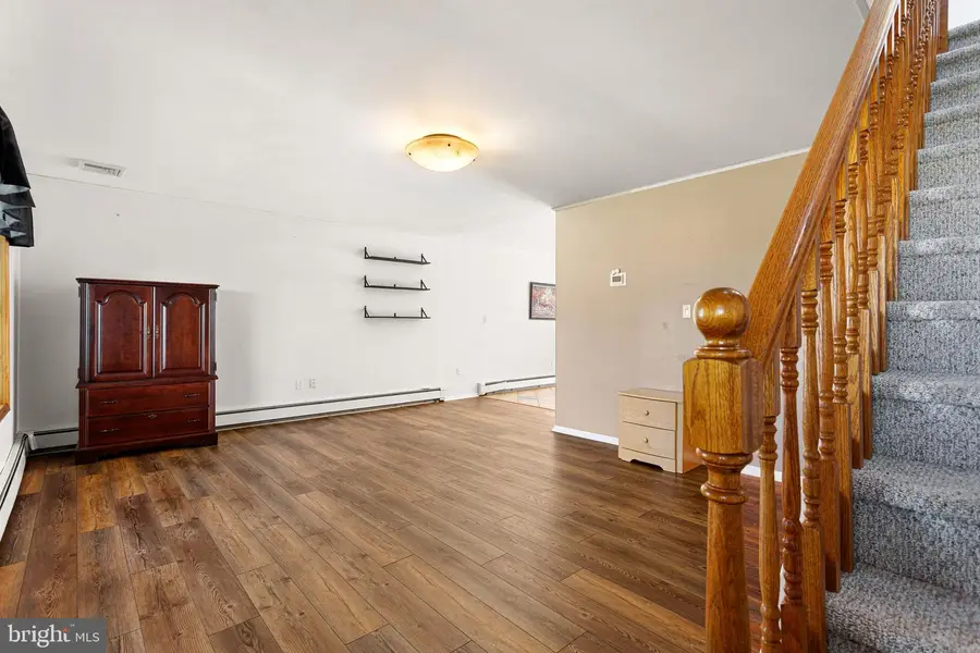 54 Quarter Turn Rd W, Levittown, PA 19057 - #3