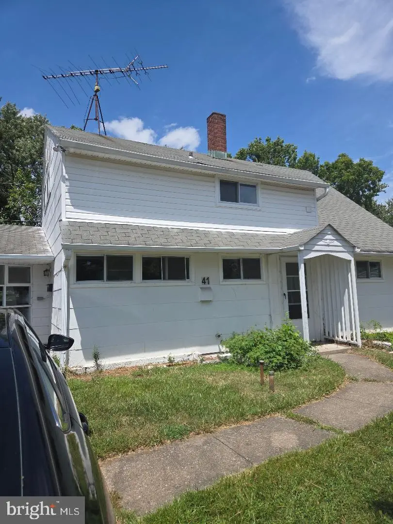 41 Whitewood Dr, Levittown, PA 19057 - #1