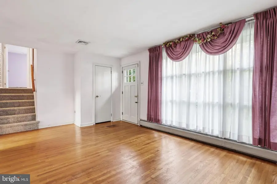 208 N Hawthorne Ave, Langhorne, PA 19047 - #3