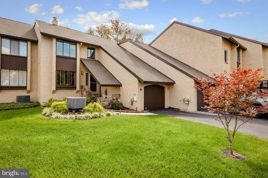 37 Golf Club Dr, Langhorne, PA 19047 - #2