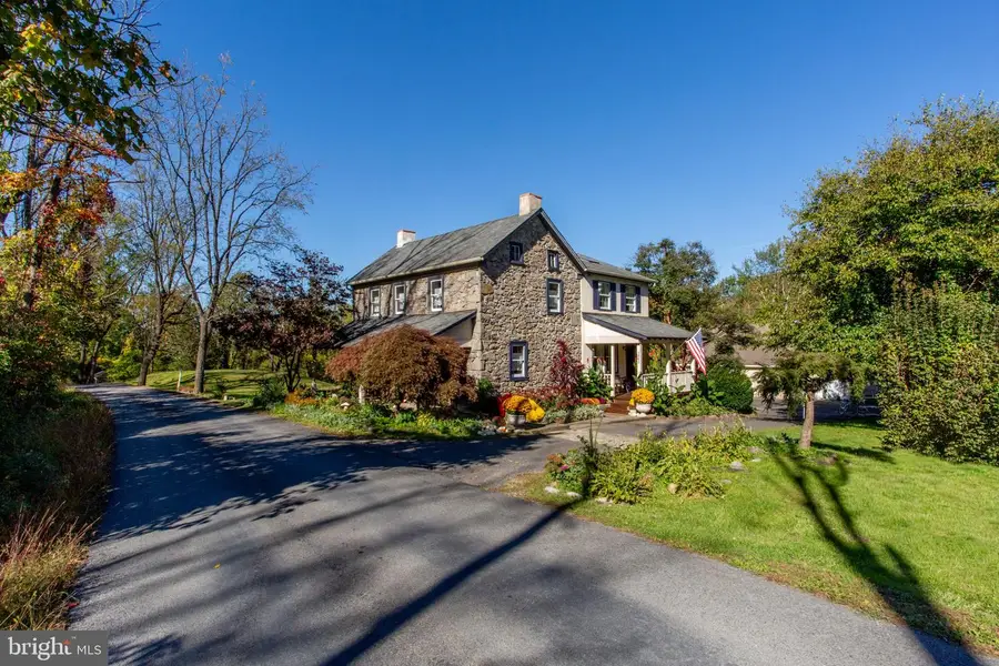 2845 Grouse Ln, Riegelsville, PA 18077 - #2