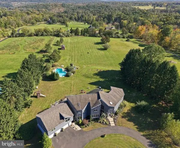 215 E Dark Hollow Rd, PIPERSVILLE, PA 18947