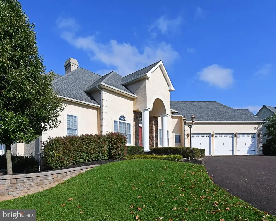 421 Green St, Sellersville, PA 18960 - #3