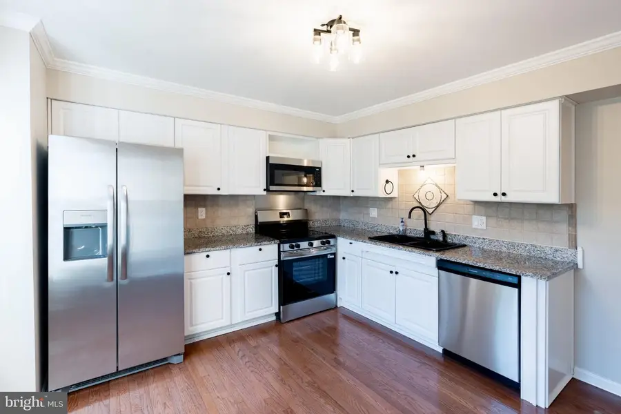 102 Solway Cir, Chalfont, PA 18914 - #2