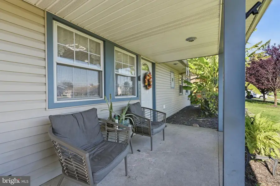 11 Fireside Ln, Levittown, PA 19055 - #3