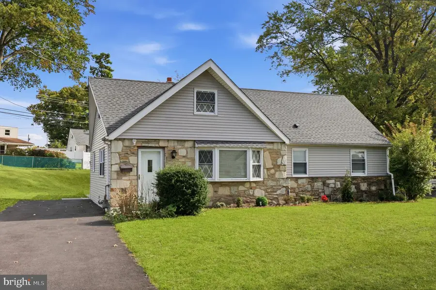381 Hardman Ln, Warminster, PA 18974 - #2