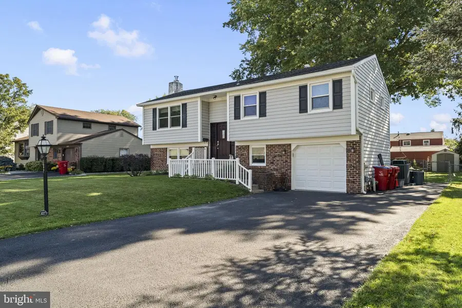 1027 Oakwood Dr, Warminster, PA 18974 - #3