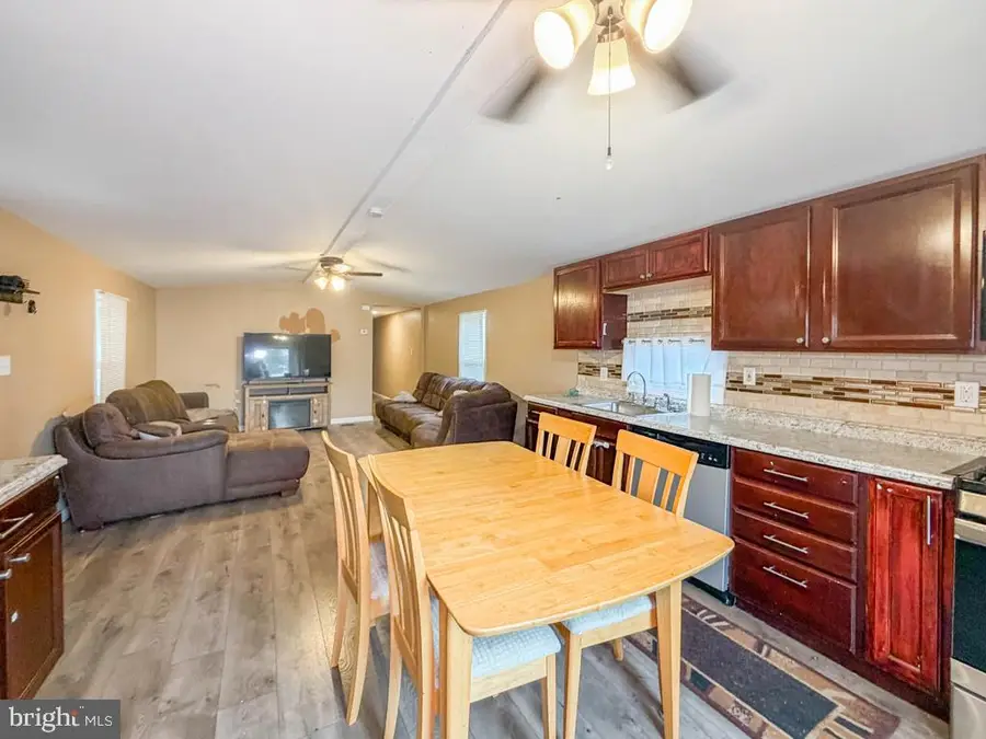 9813 Lawson Dr, Morrisville, PA 19067 - #3