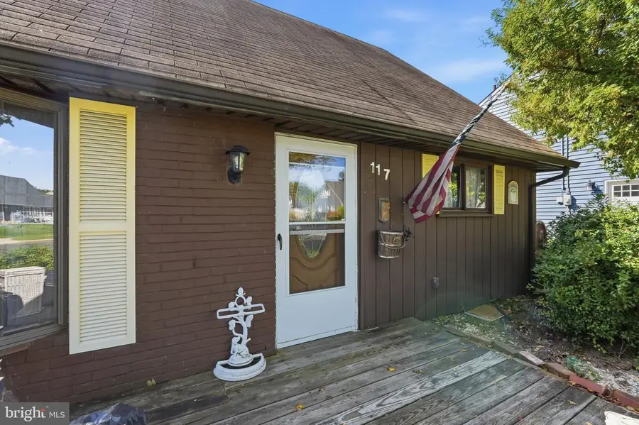 117 Heartwood Rd, Levittown, PA 19056 - #3