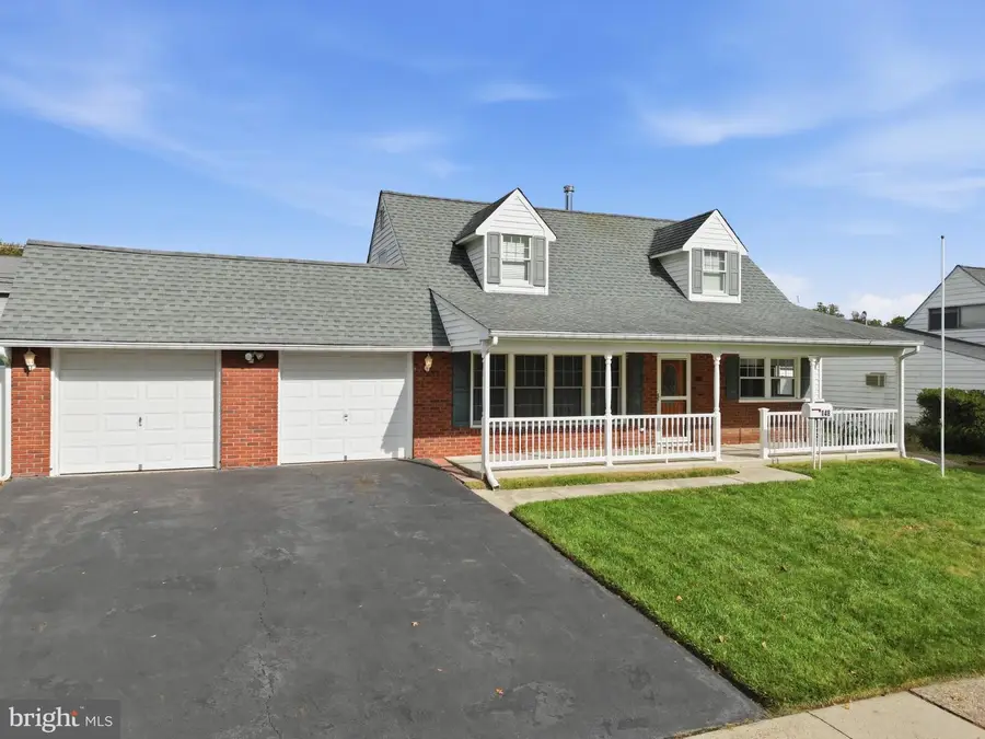 148 Heartwood Rd, Levittown, PA 19056 - #2
