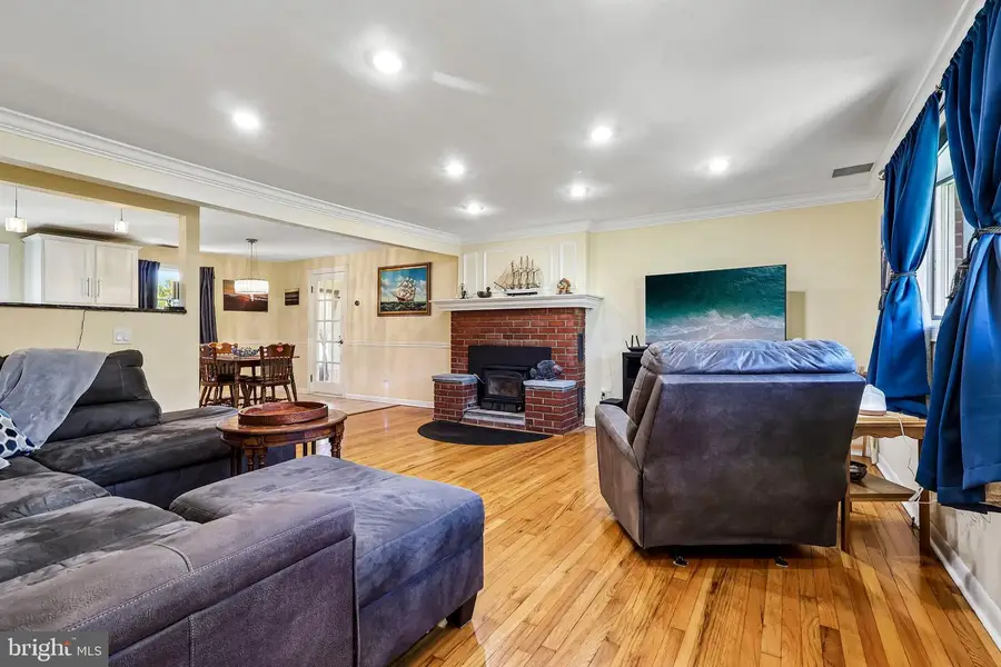 757 Hulmeville Rd, Langhorne, PA 19047 - #3