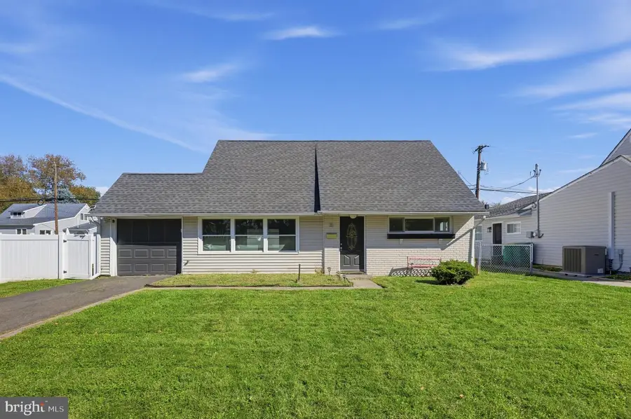 36 Kingwood Ln, Levittown, PA 19055 - #2