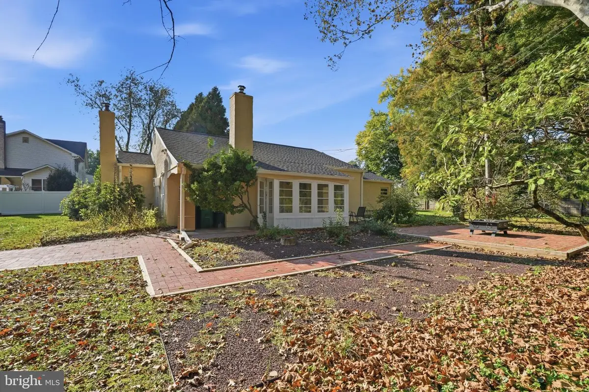 628 Hulmeville Rd, Langhorne, PA 19047 - #1