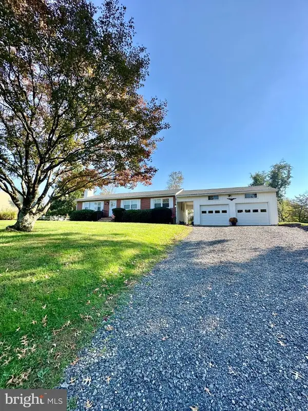 73 Sunset Dr, NEW HOPE, PA 18938