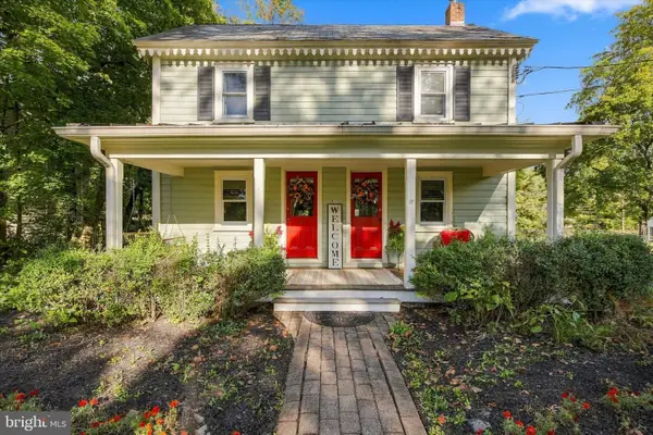 65 Mathews Ave, DOYLESTOWN, PA 18901