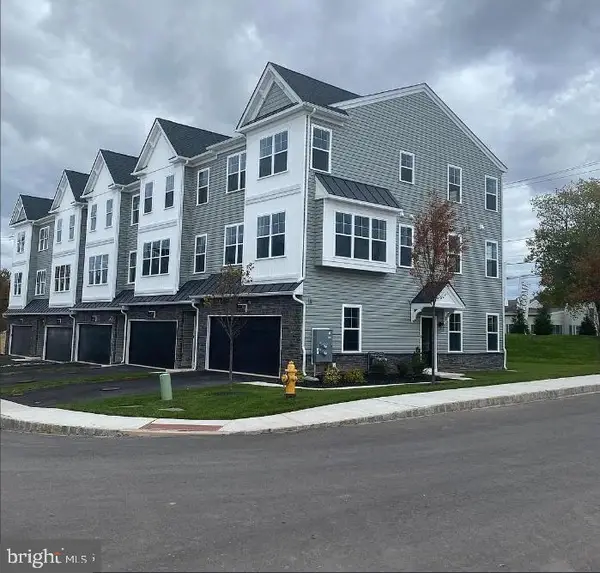 88 Becker Dr, CHALFONT, PA 18914