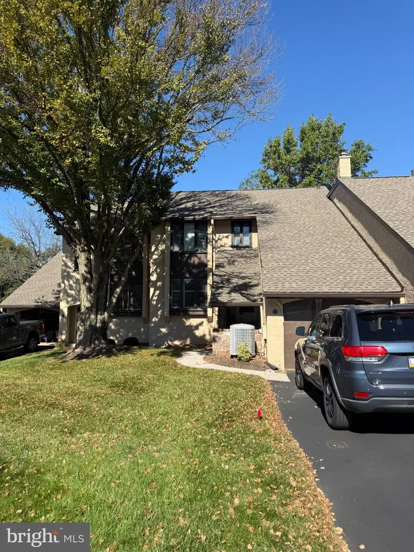 113 Golf Club Dr, Langhorne, PA 19047 - #1