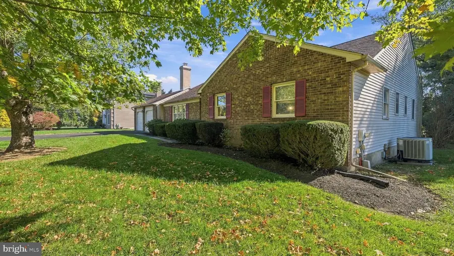 791 Golf Dr, Warrington, PA 18976 - #2
