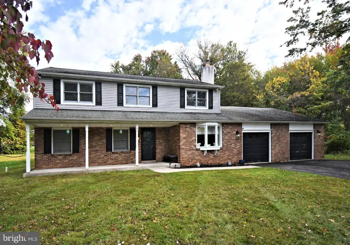2221 Oakfield Rd, Warrington, PA 18976 - #1