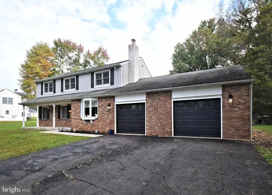 2221 Oakfield Rd, Warrington, PA 18976 - #3