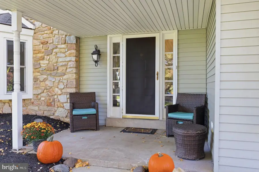 15 White Birch Ln, Southampton, PA 18966 - #2