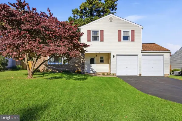 1278 Twin Streams Dr, WARMINSTER, PA 18974