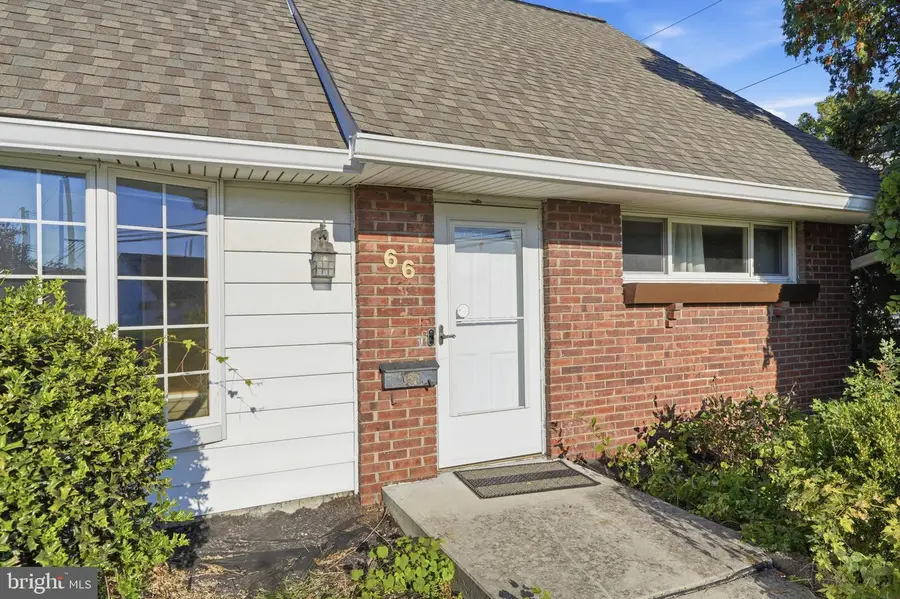 66 Pine Needle Rd, Levittown, PA 19056 - #3